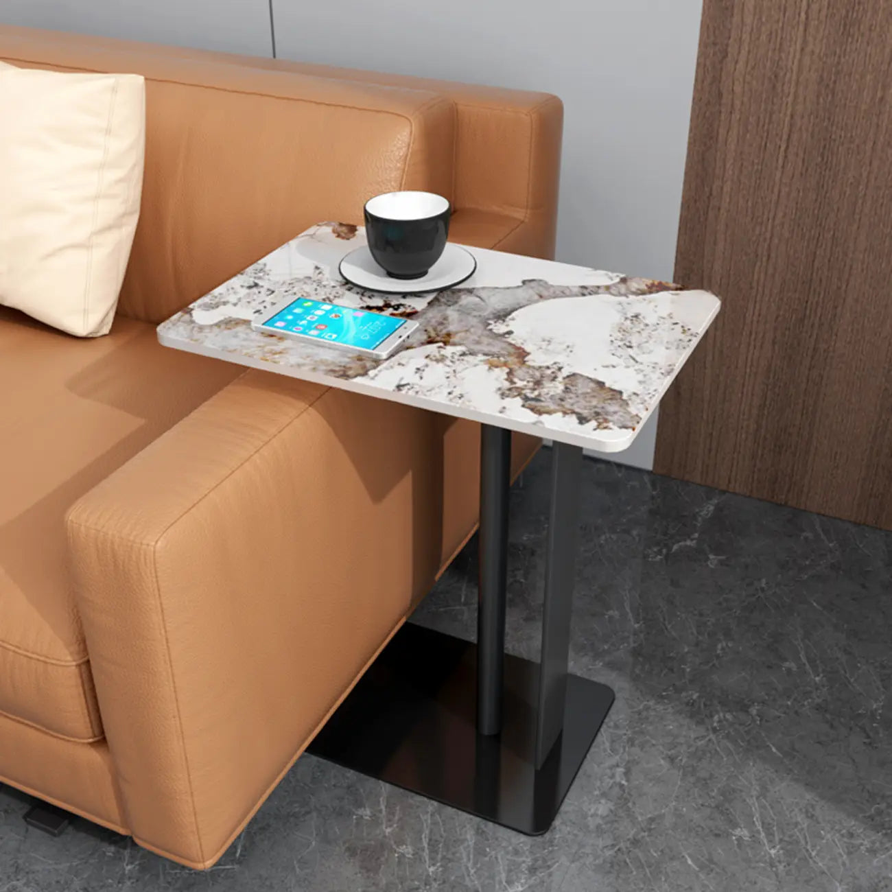 Table d'appoint minimaliste en forme de C en pierre frittée blanche pour canapé