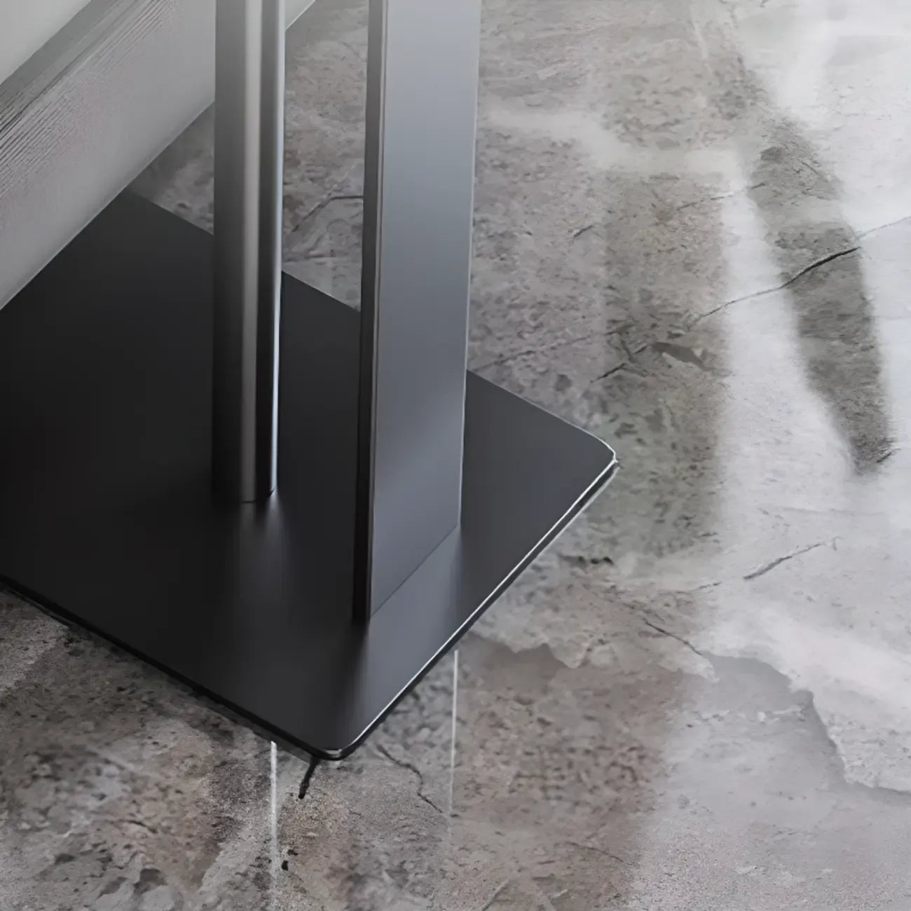 Table d'appoint minimaliste en forme de C en pierre frittée blanche pour canapé