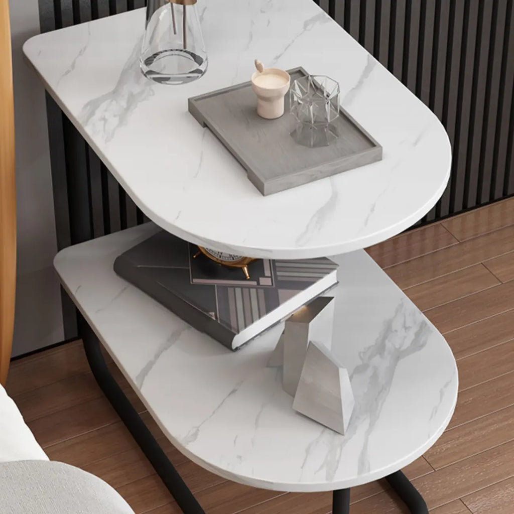 Table de chevet en métal avec comptoir en pierre et rangement ouvert