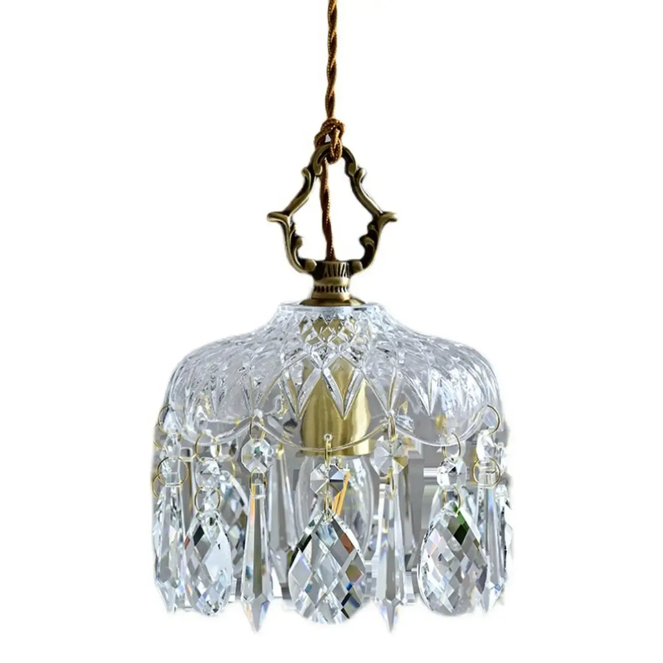 Lustre élégant en cristal clair avec des accents luxueux pour salon