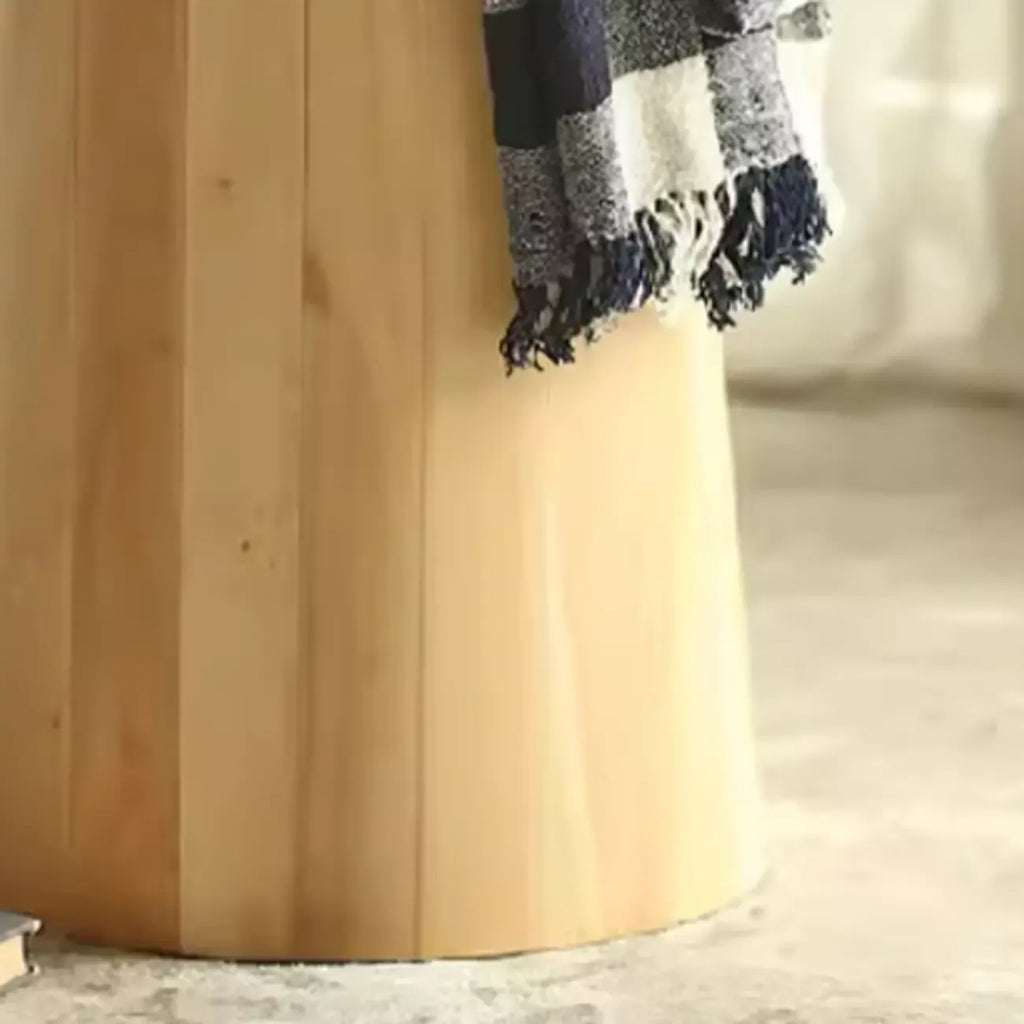 Petite table d'appoint ronde en bois naturel pour salon