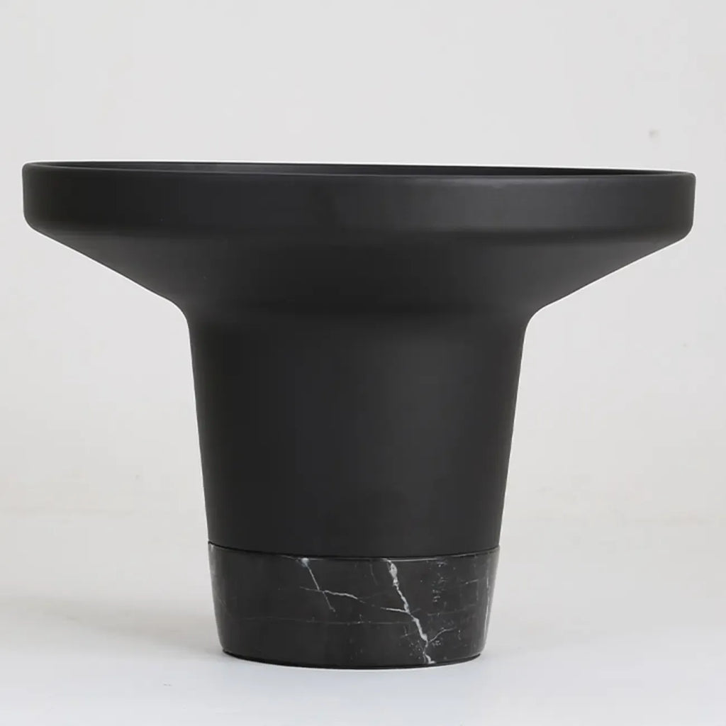 Table basse ronde moderne de petite taille, noire, avec base en marbre