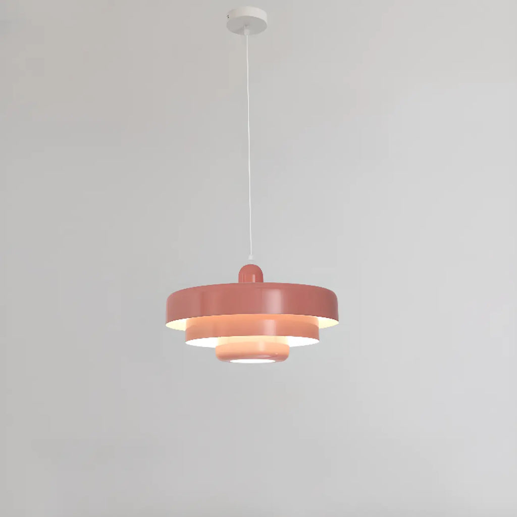 Suspension design en fer blanc à étages pour salon