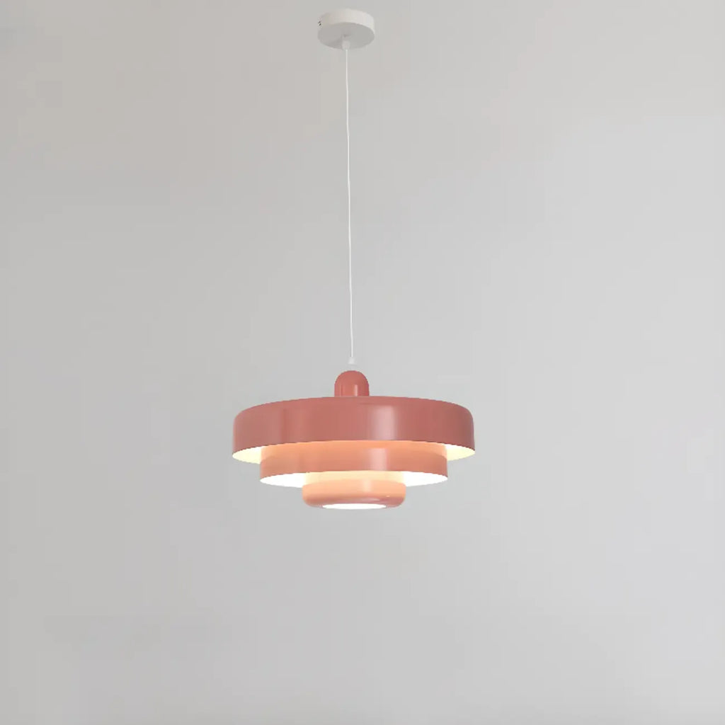 Suspension design en fer blanc à étages pour salon