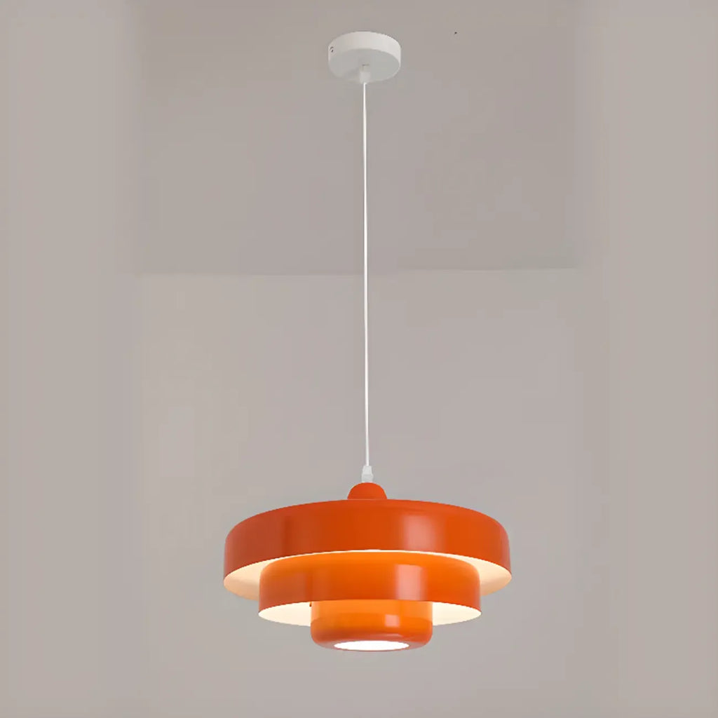 Suspension design en fer blanc à étages pour salon