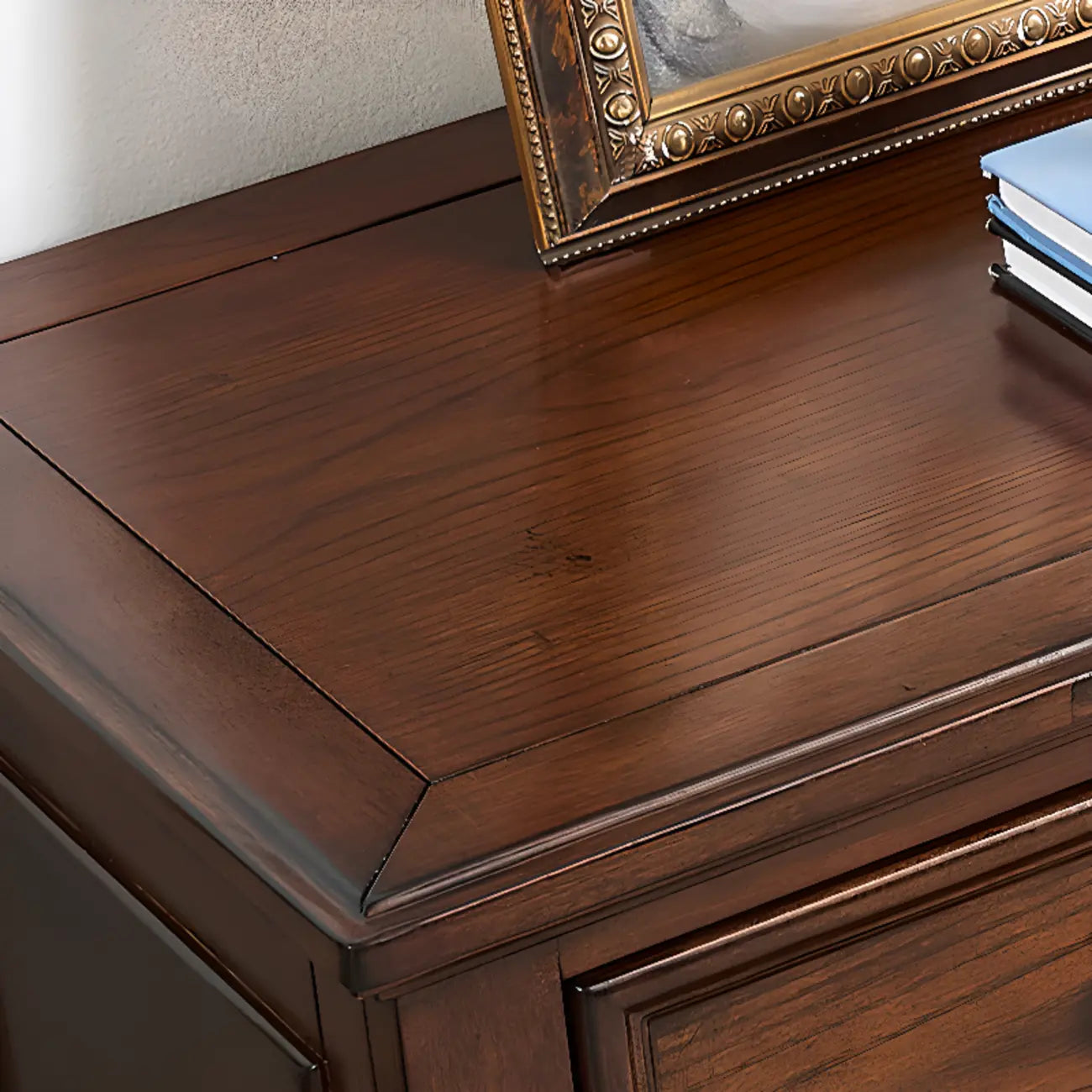 Commode traditionnelle en bois brun à 5 tiroirs pour chambre à coucher