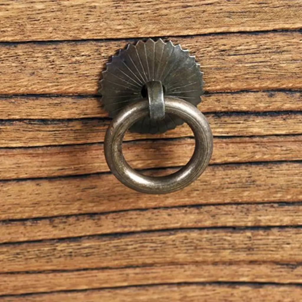 Commode console traditionnelle en bois brun avec poignées en métal