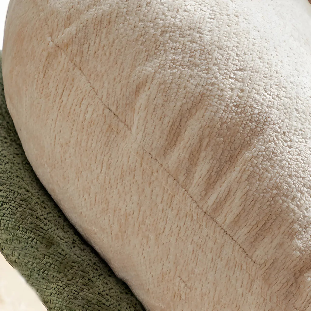 Fauteuil à bascule moderne recouvert de velours avec pieds en bois