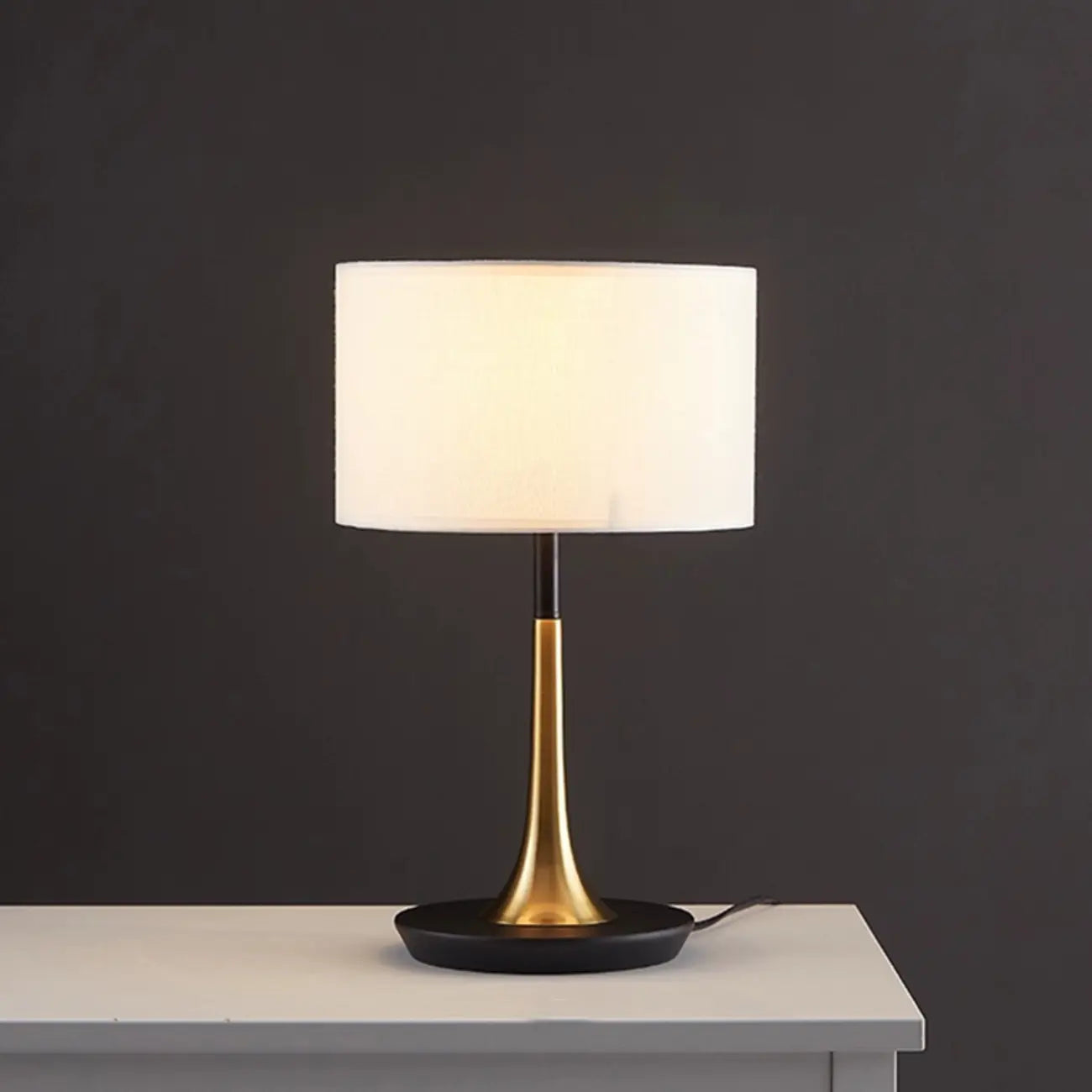 Lampe de table moderne géométrique en tissu, à brancher, pour chambre à coucher