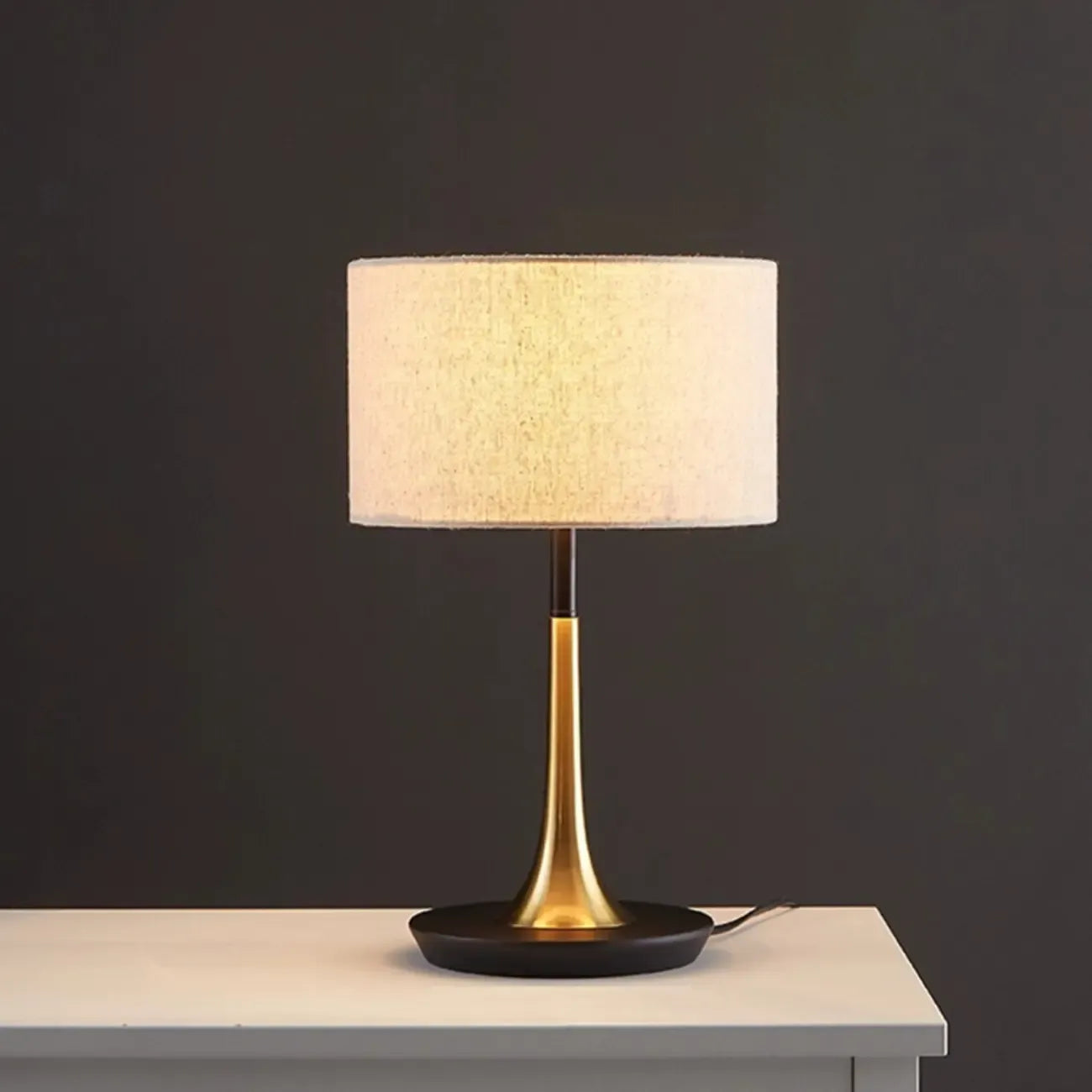 Lampe de table moderne géométrique en tissu, à brancher, pour chambre à coucher