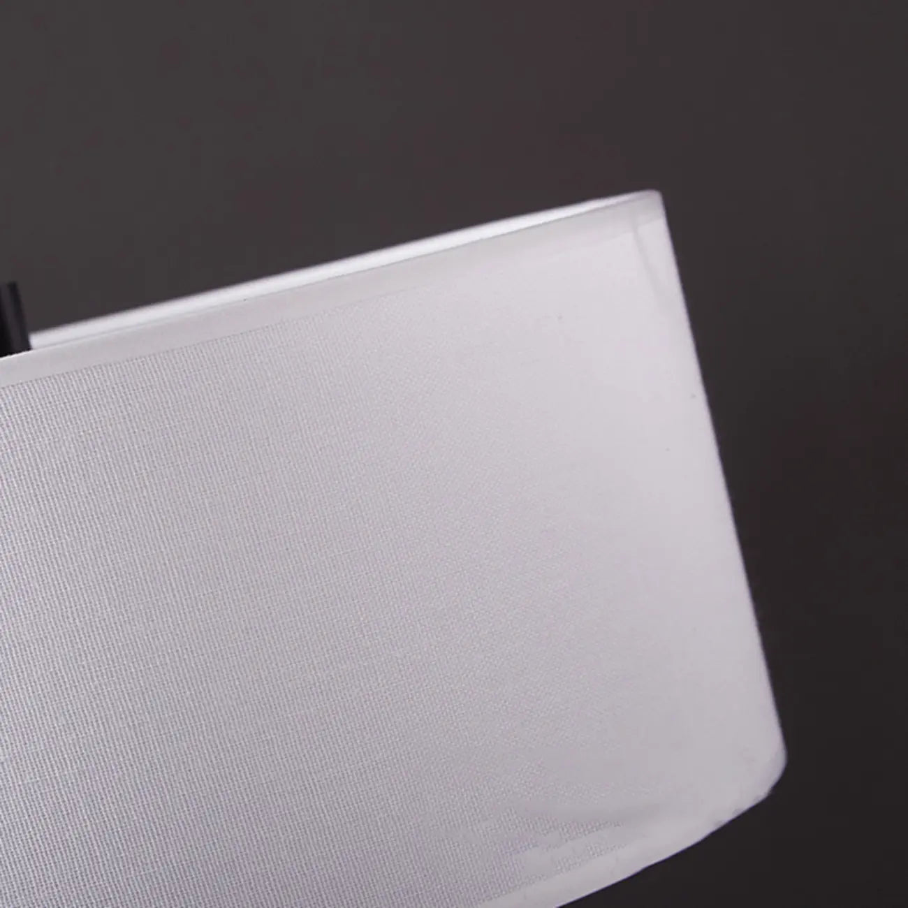 Lampe de table moderne géométrique en tissu, à brancher, pour chambre à coucher