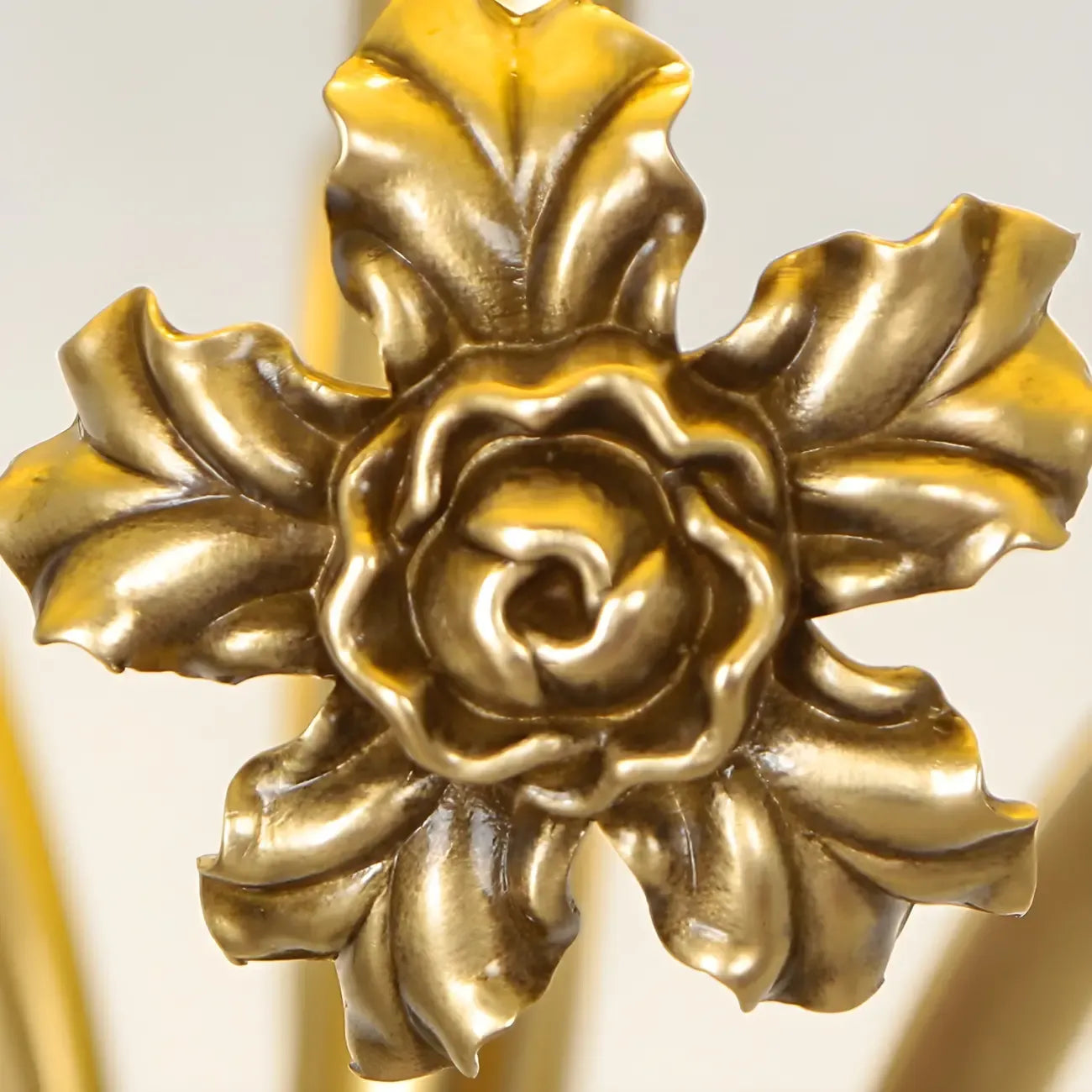 Lampadaire rétro en métal vert avec base en laiton