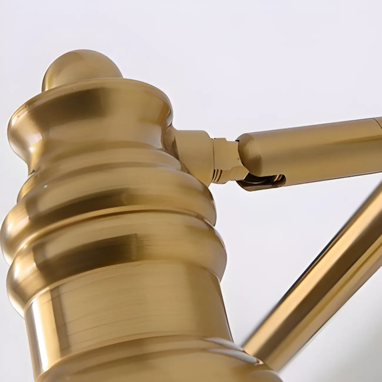 Miroir de salle de bain industriel lumineux de style géométrique