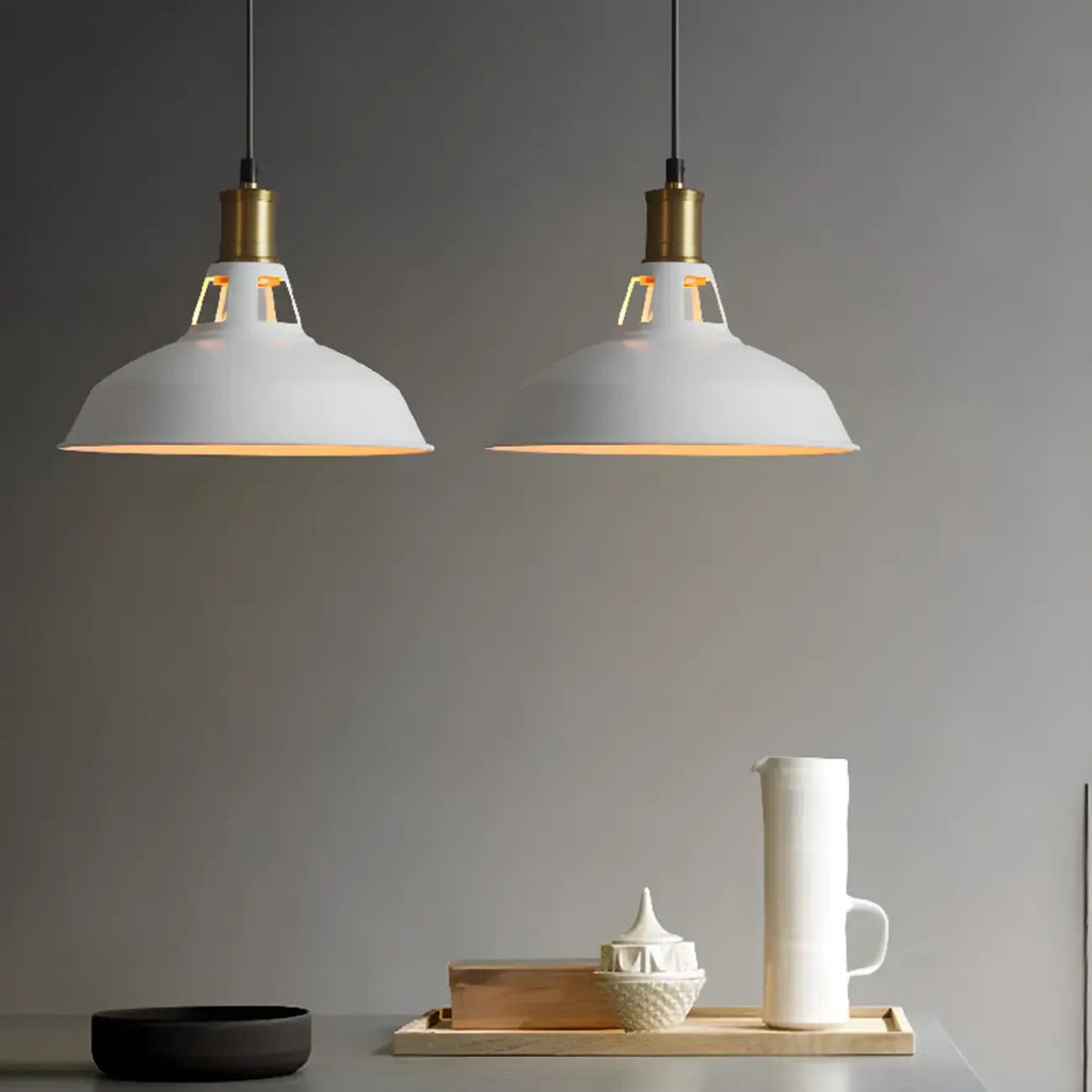 Suspension industrielle en fer blanc dôme pour salon