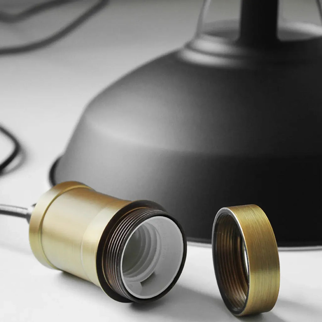 Suspension industrielle en fer blanc dôme pour salon