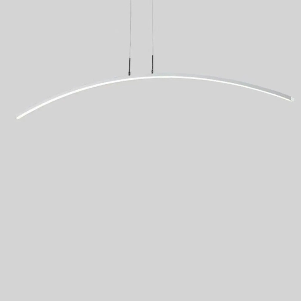 Suspension LED linéaire noire en gel de silice pour îlot, en forme d'arche.