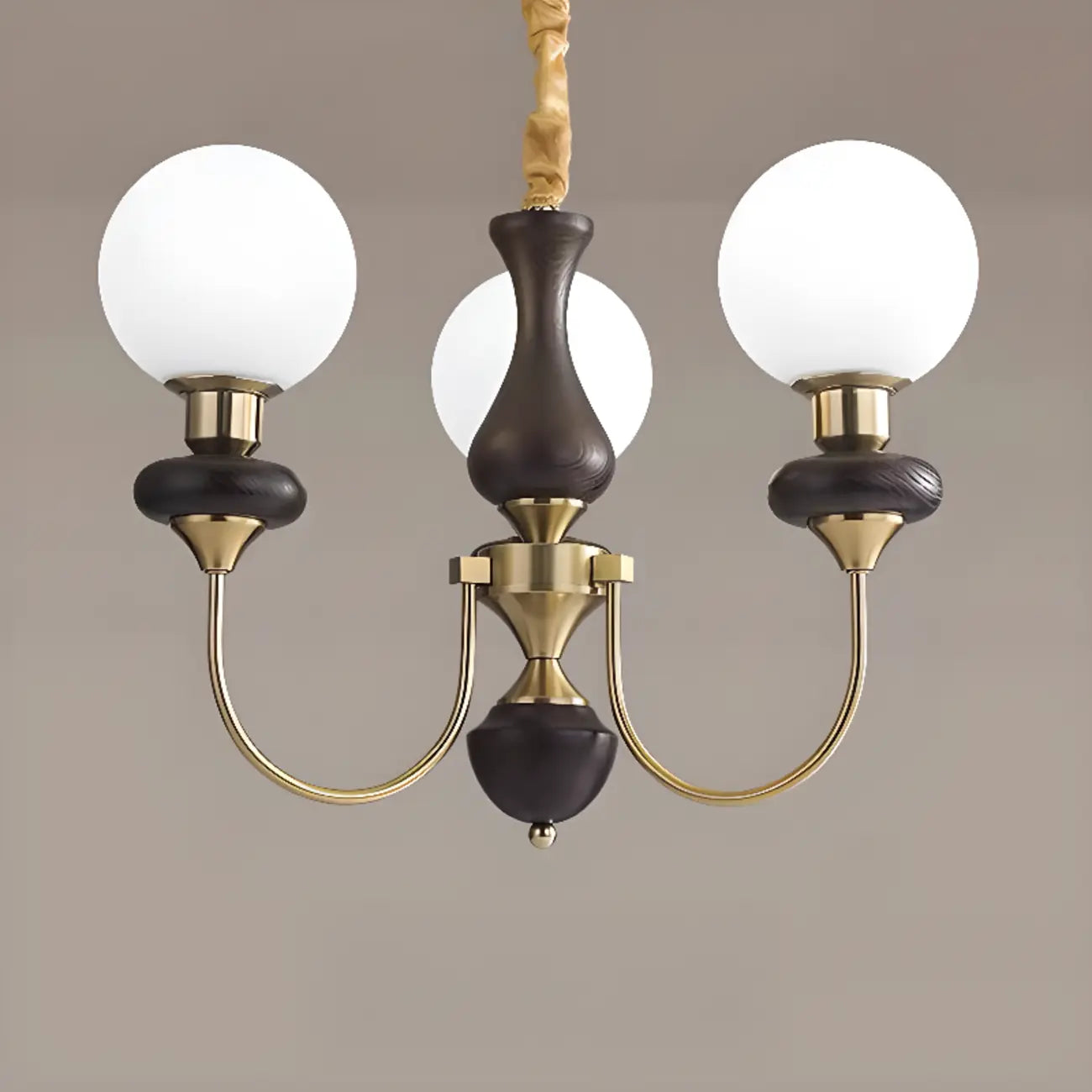 Lustre simple en bois, or et verre blanc, or