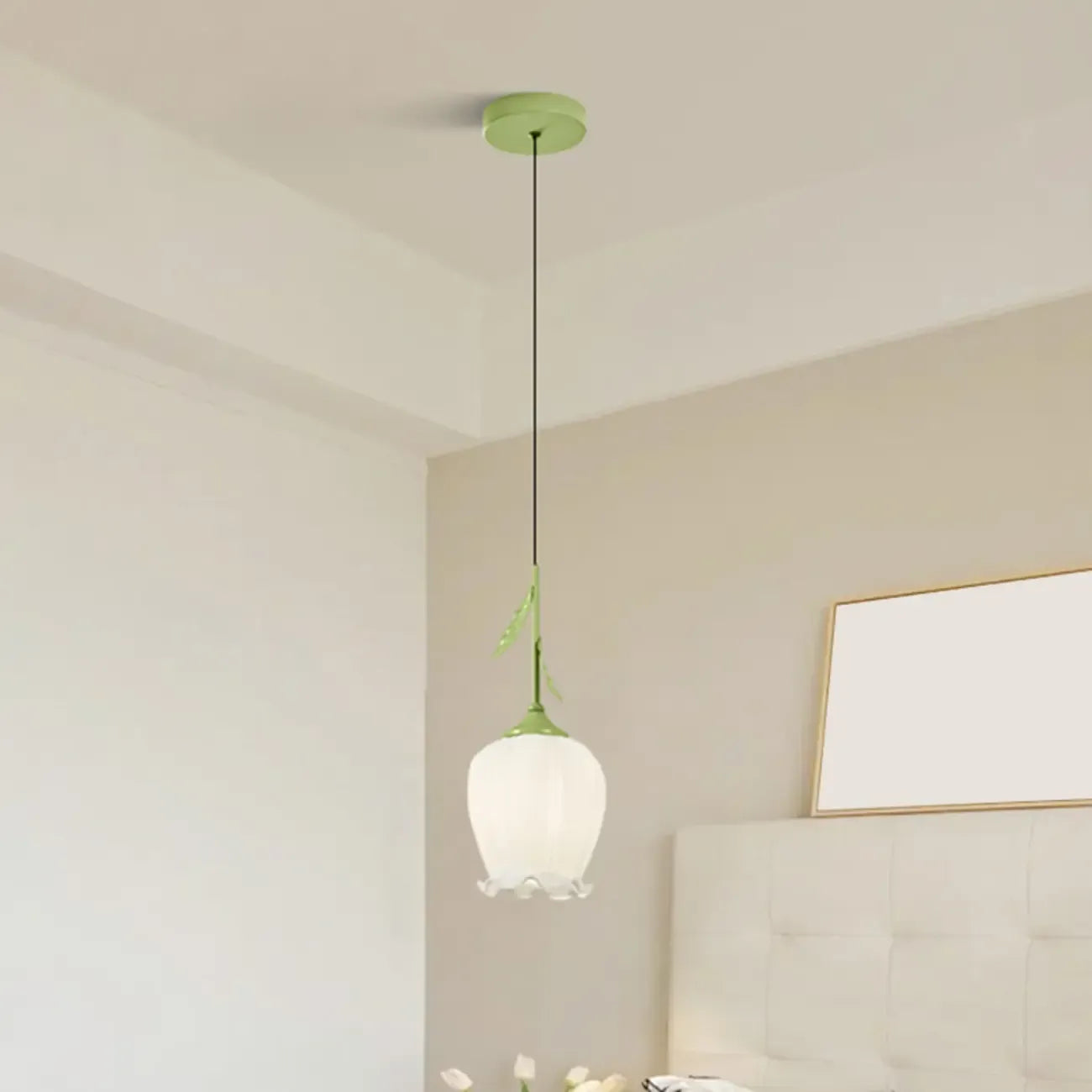 Lampe de chevet enfant, suspension tulipe en verre blanc