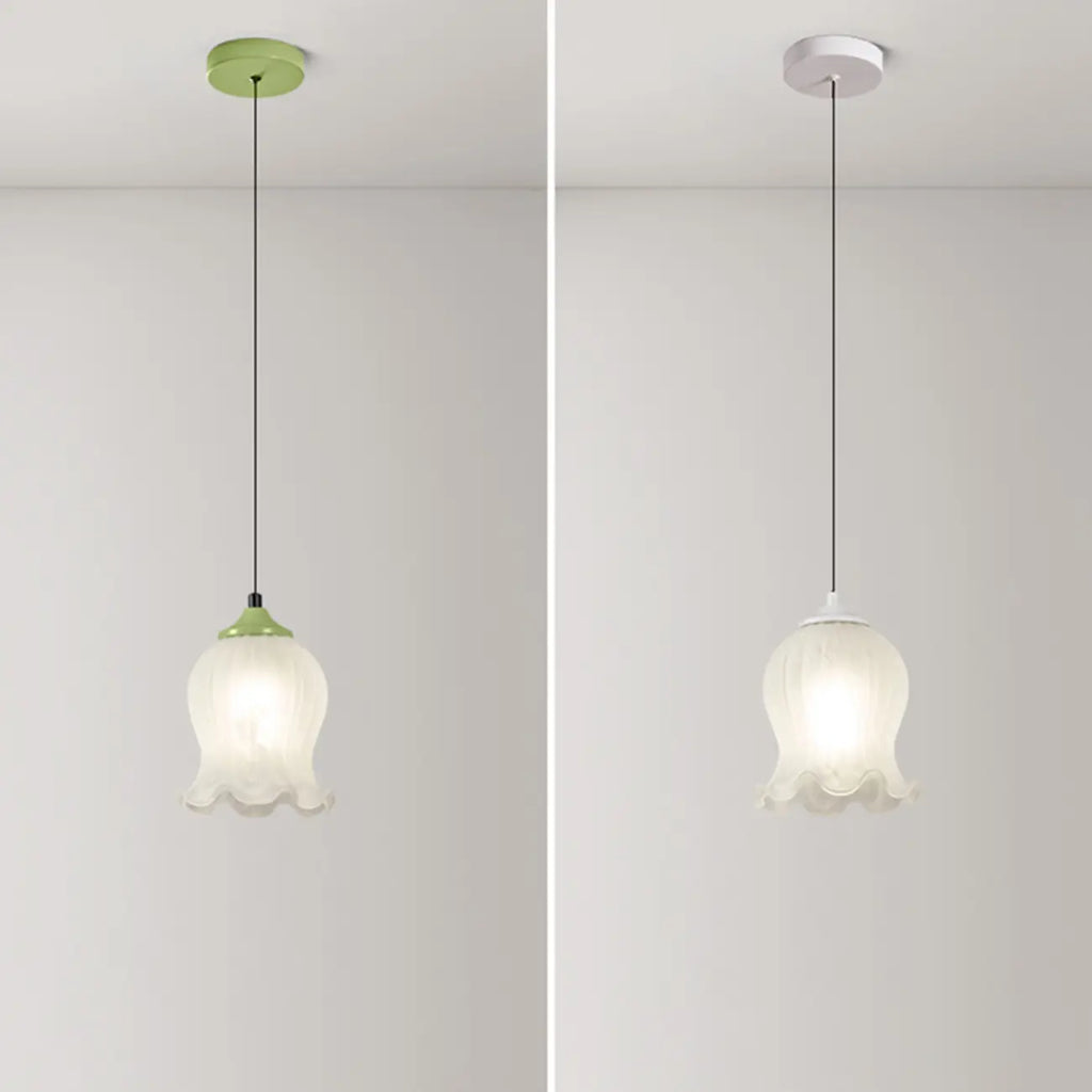 Lampe de chevet enfant, suspension tulipe en verre blanc