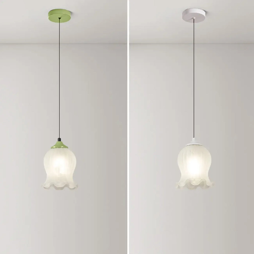 Lampe de chevet enfant, suspension tulipe en verre blanc