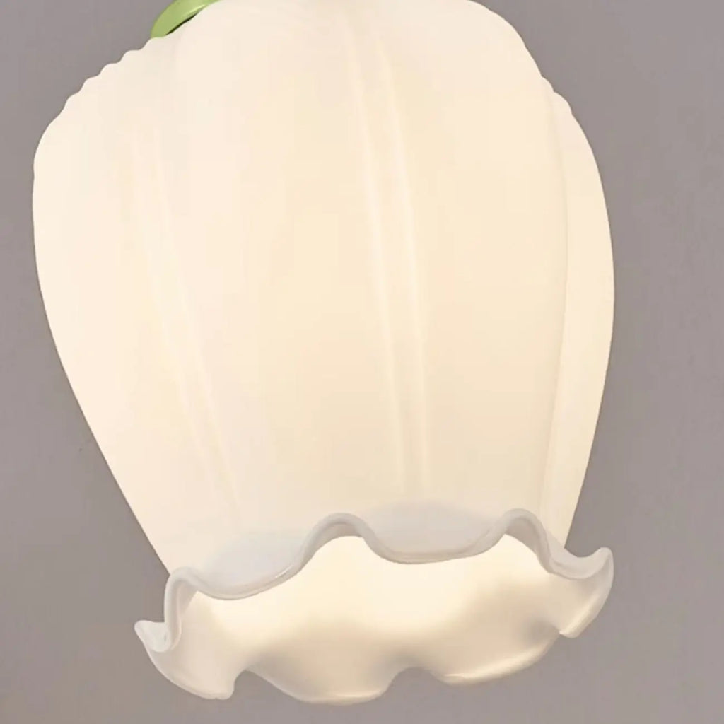 Lampe de chevet enfant, suspension tulipe en verre blanc
