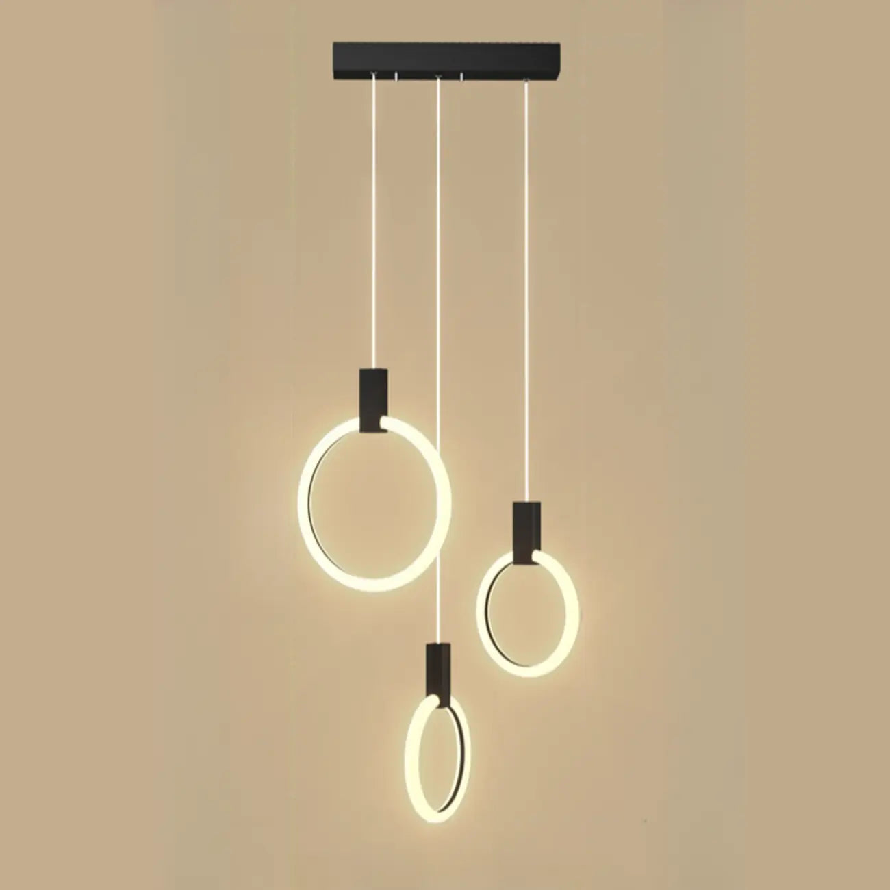 Suspension LED dorée personnalisable pour escalier