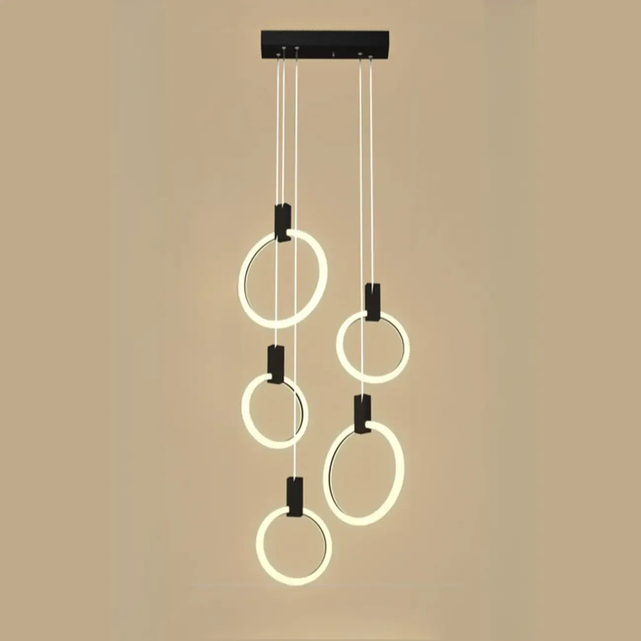 Suspension LED dorée personnalisable pour escalier