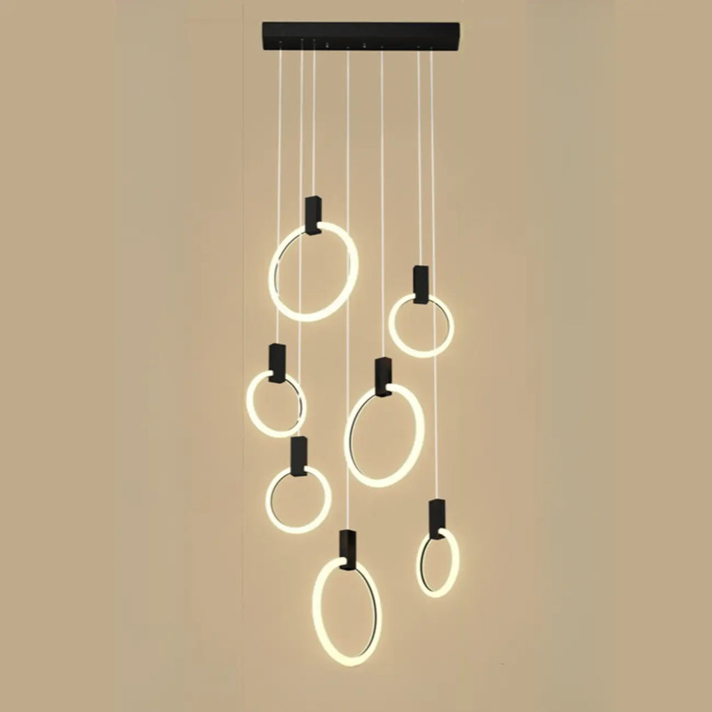 Suspension LED dorée personnalisable pour escalier