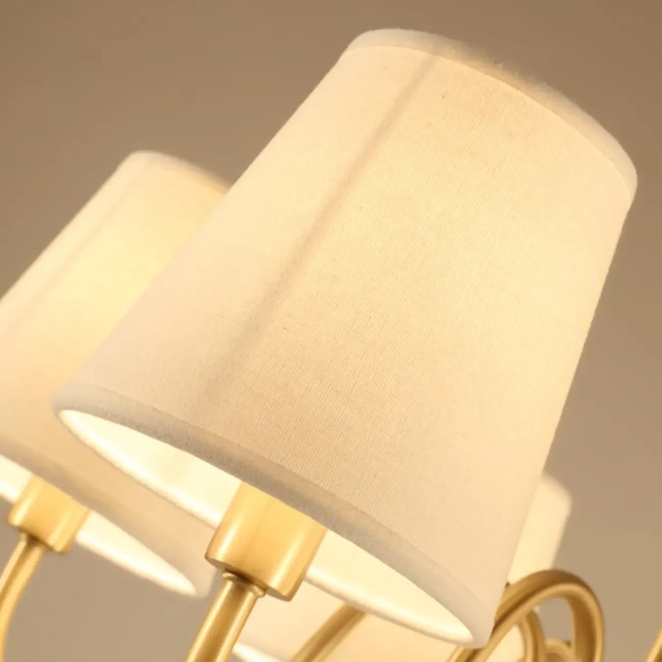 Lustre moderne à 6 lumières en tissu et chaînes pour salle à manger