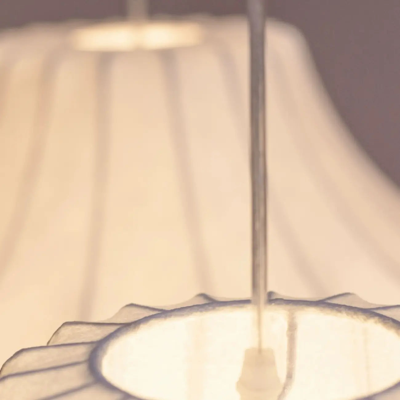 Suspension lanterne design en tissu blanc pour la décoration intérieure