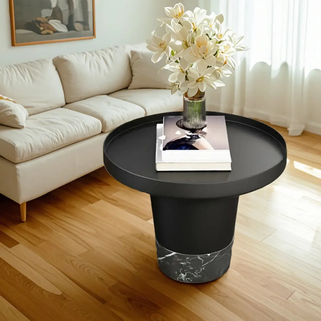Table basse ronde moderne de petite taille, noire, avec base en marbre
