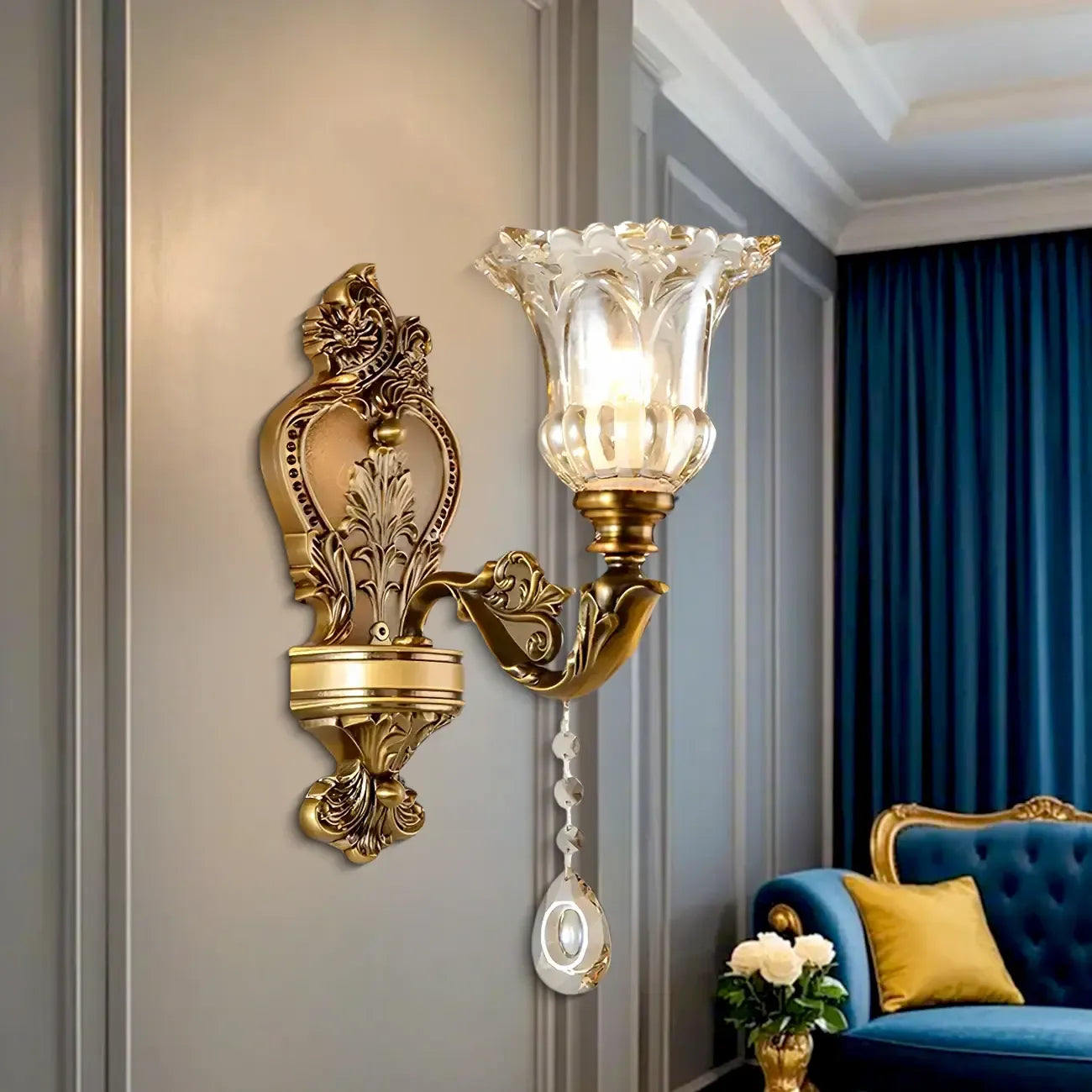 Applique murale vintage en laiton, verre et cristal en forme de fleur