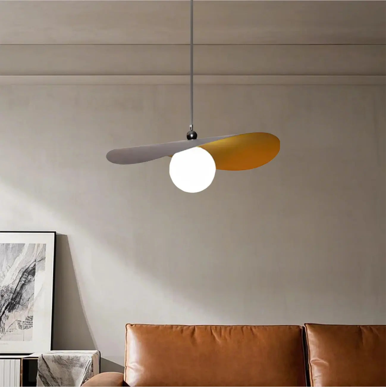 Suspension design en verre blanc avec abat-jour en forme de feuille de lotus