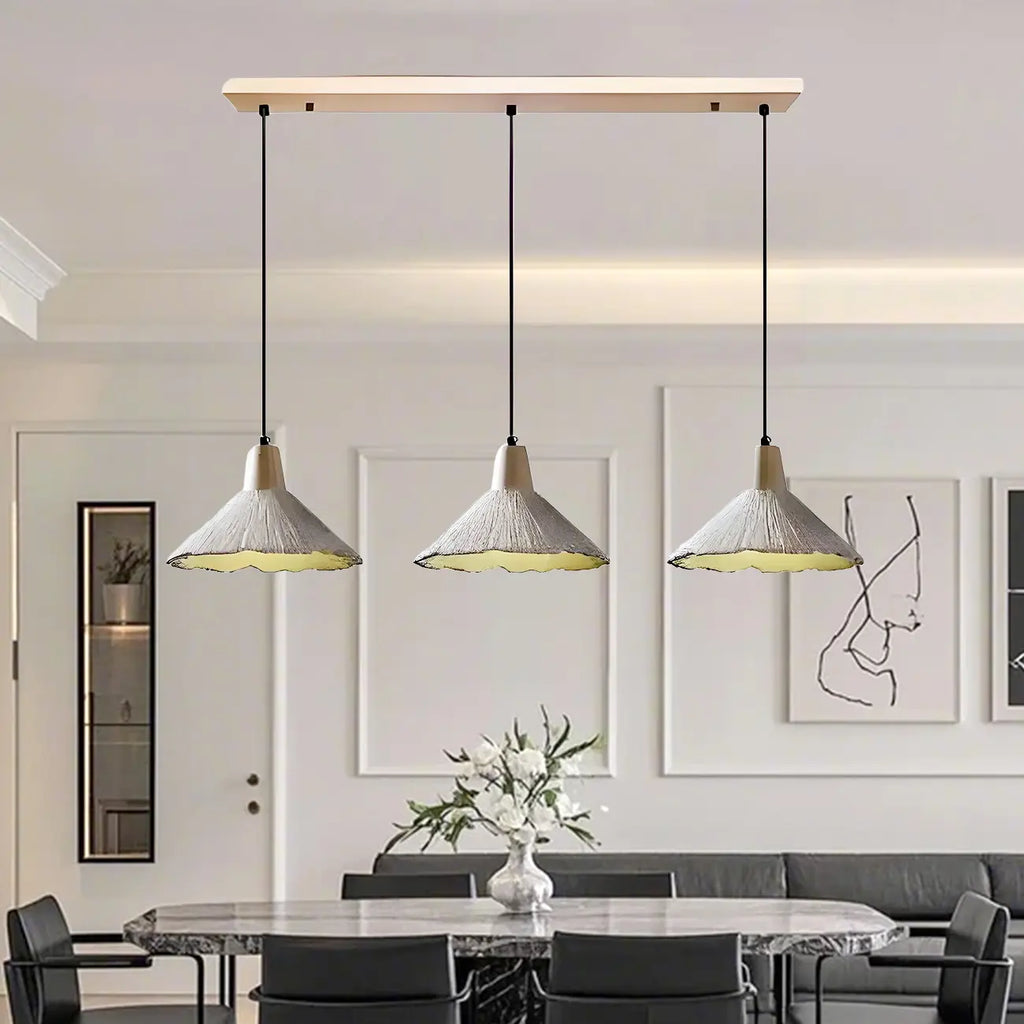 Suspension en bois gris avec motif de feuille de ginkgo pour salon