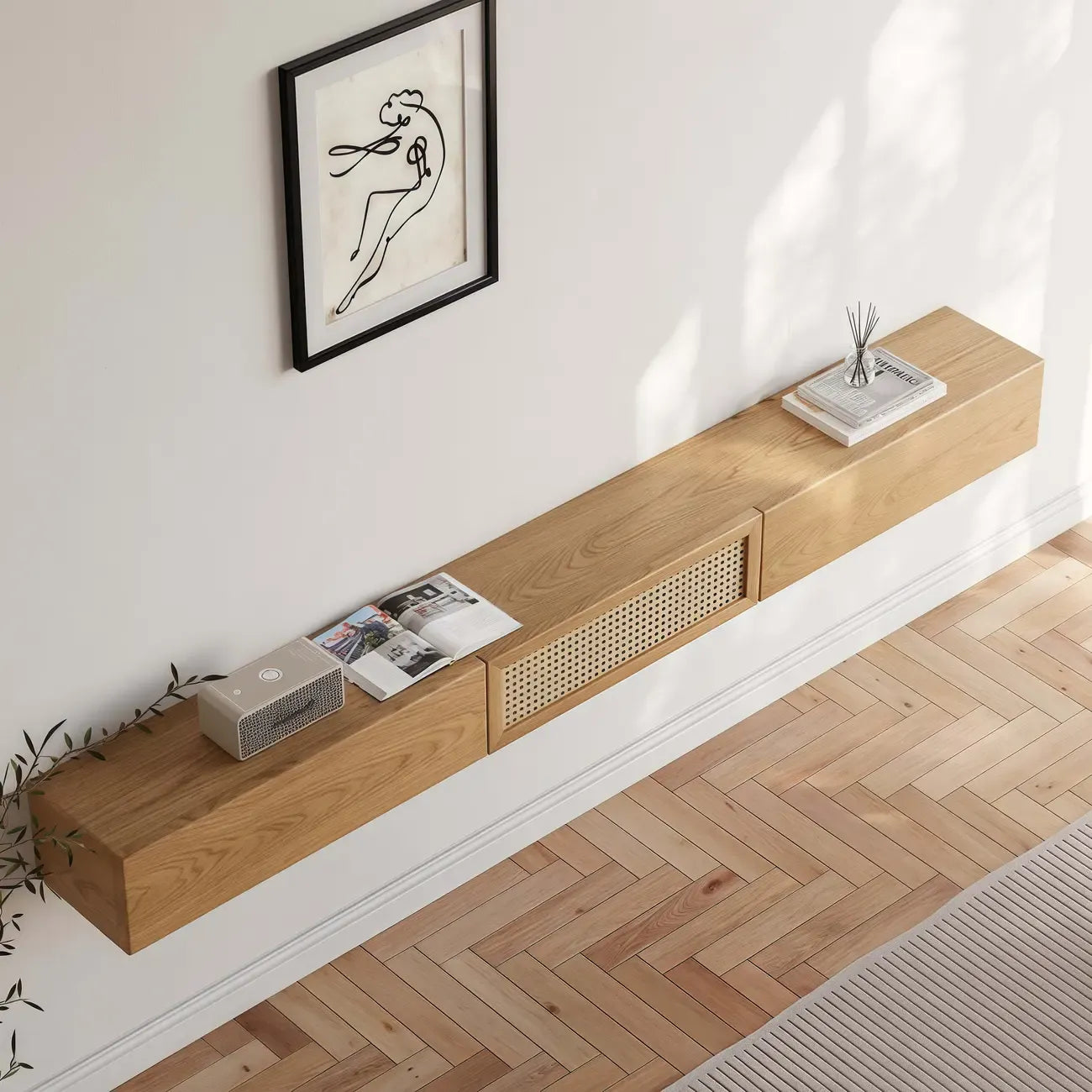 Meuble TV suspendu en rotin relevable et bois de frêne et noyer