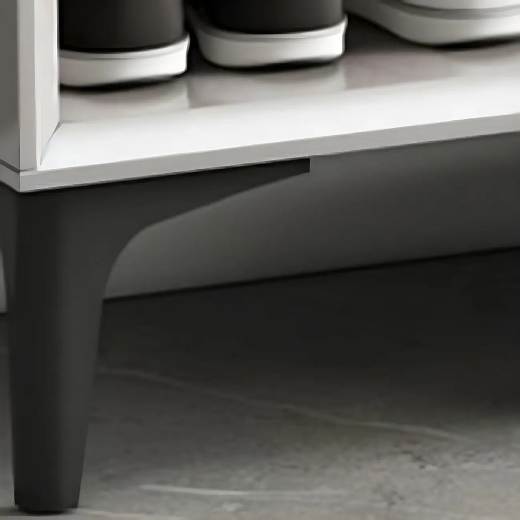 Meuble à chaussures contemporain en bois gris avec étagère inférieure