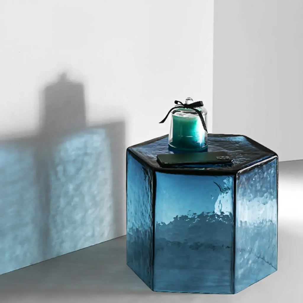 Table d'appoint hexagonale moderne en verre bleu pour salon