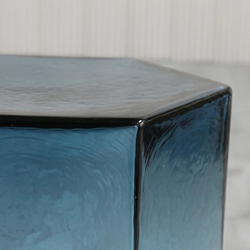 Table d'appoint hexagonale moderne en verre bleu pour salon