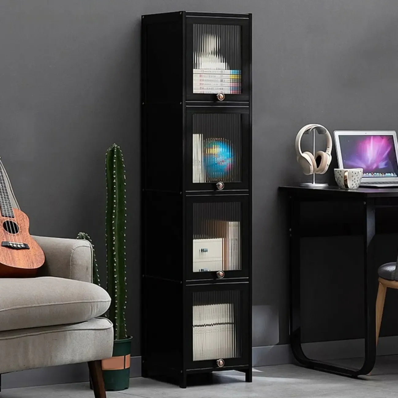 Élégante vitrine en bambou noir et verre pour salon