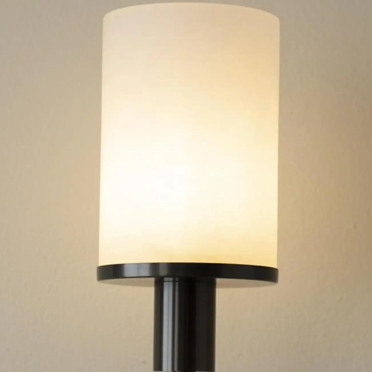 Applique murale ronde moderne en pierre avec éclairage LED pour salon