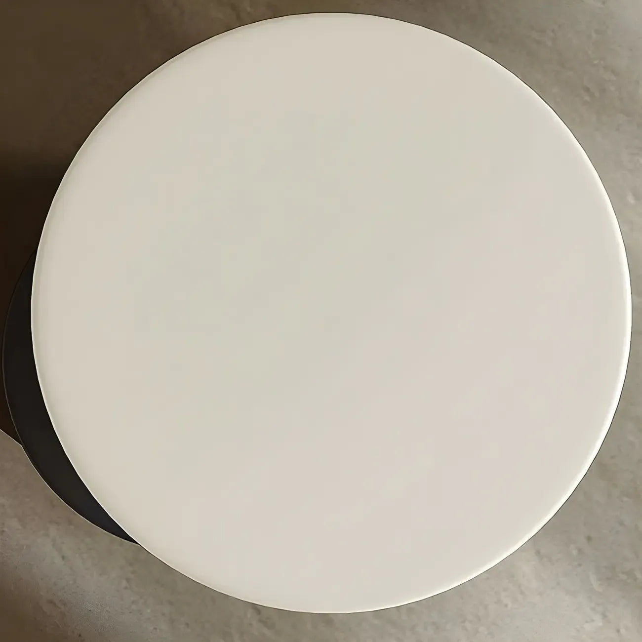 Table d'appoint ronde minimaliste en chêne pour salon