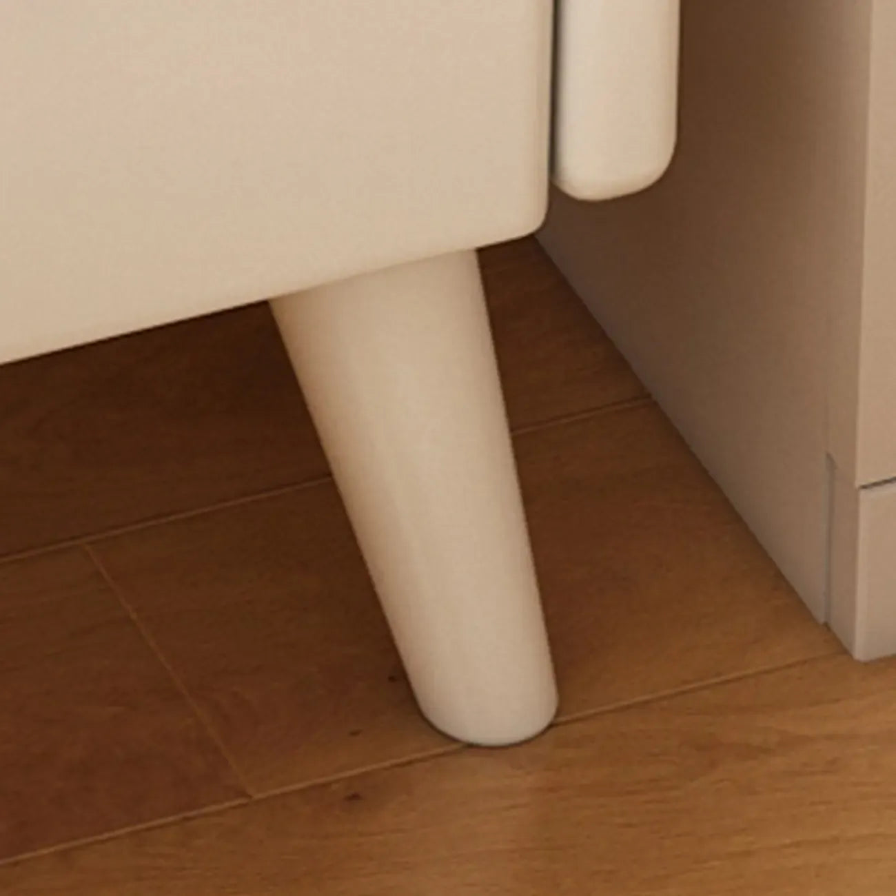 Tables de chevet étroites en bois blanc avec tiroirs