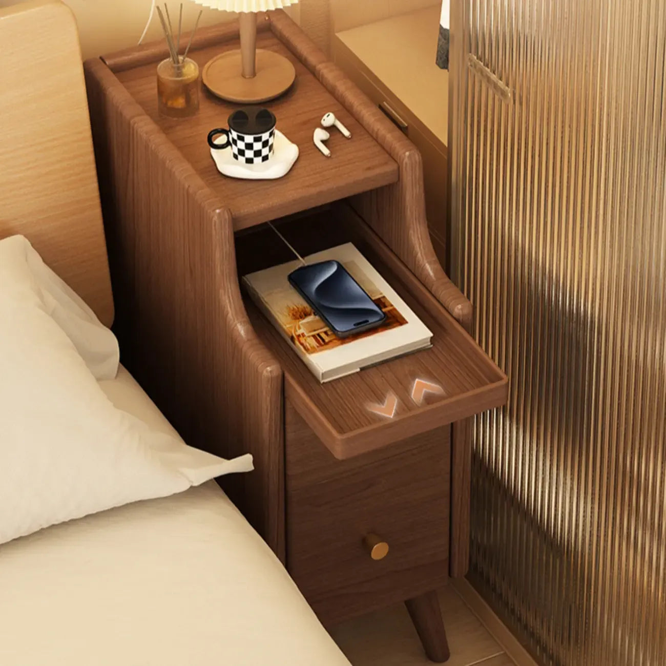 Tables de chevet étroites en bois blanc avec tiroirs