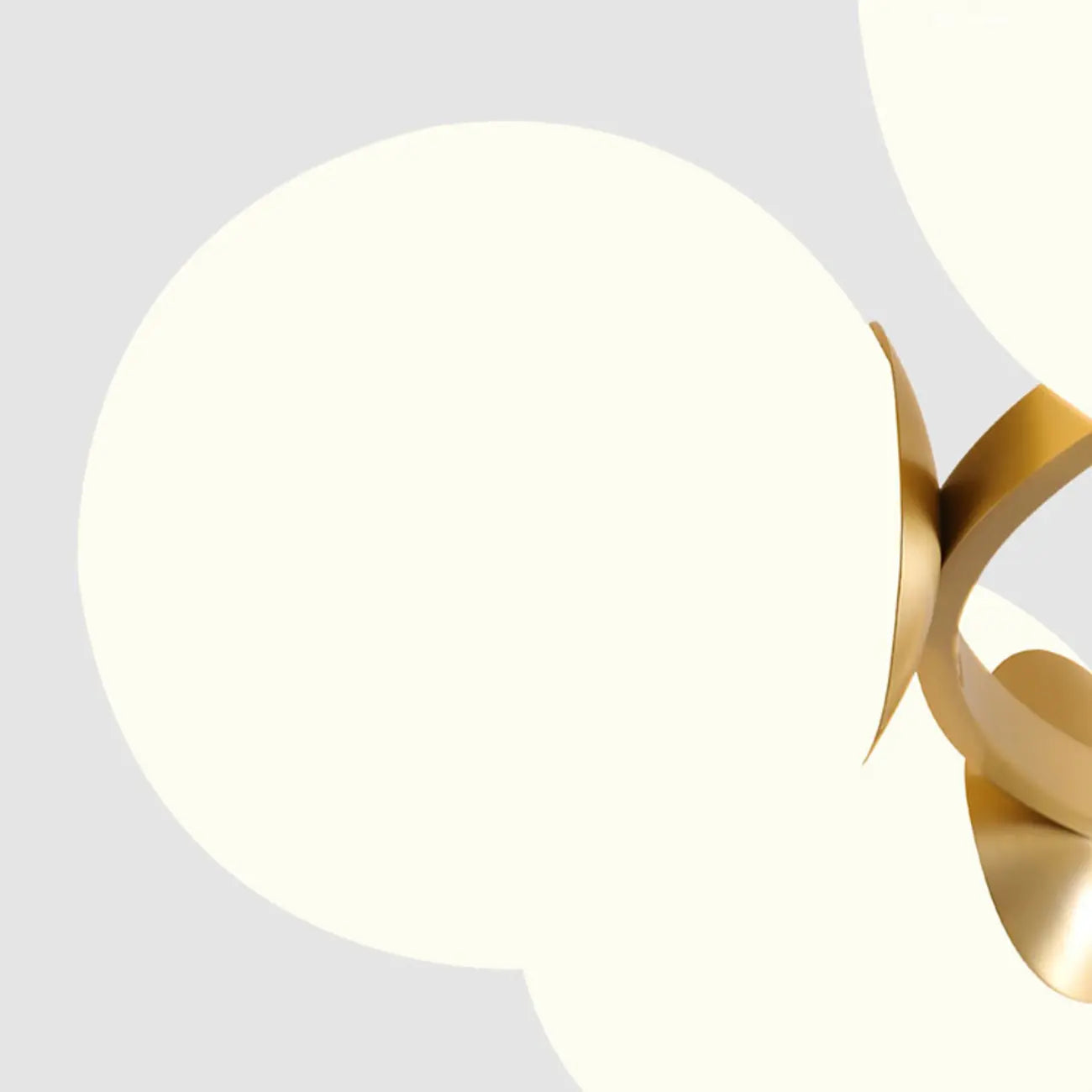 Plafonnier semi-encastré moderne en verre et globe doré à boucle