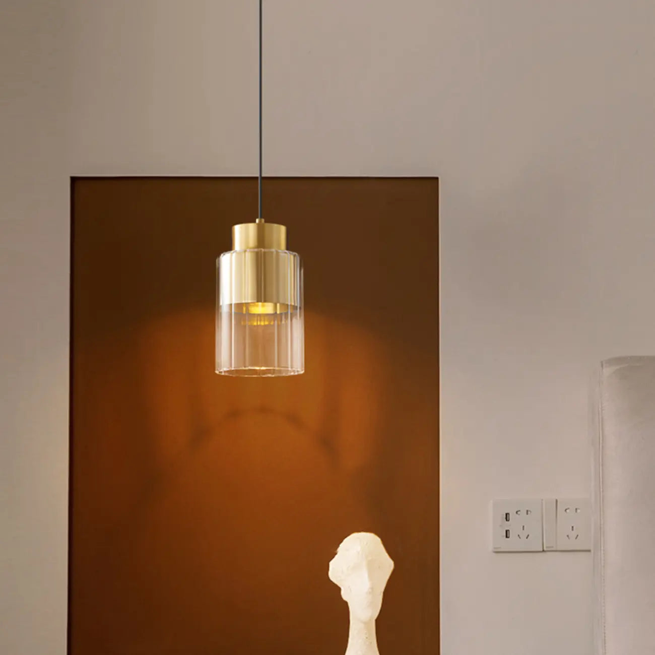 Suspension minimaliste cylindrique en laiton et verre transparent