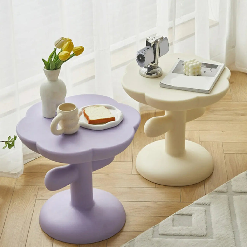 Table d'appoint minimaliste en plastique aux formes libres pour le salon