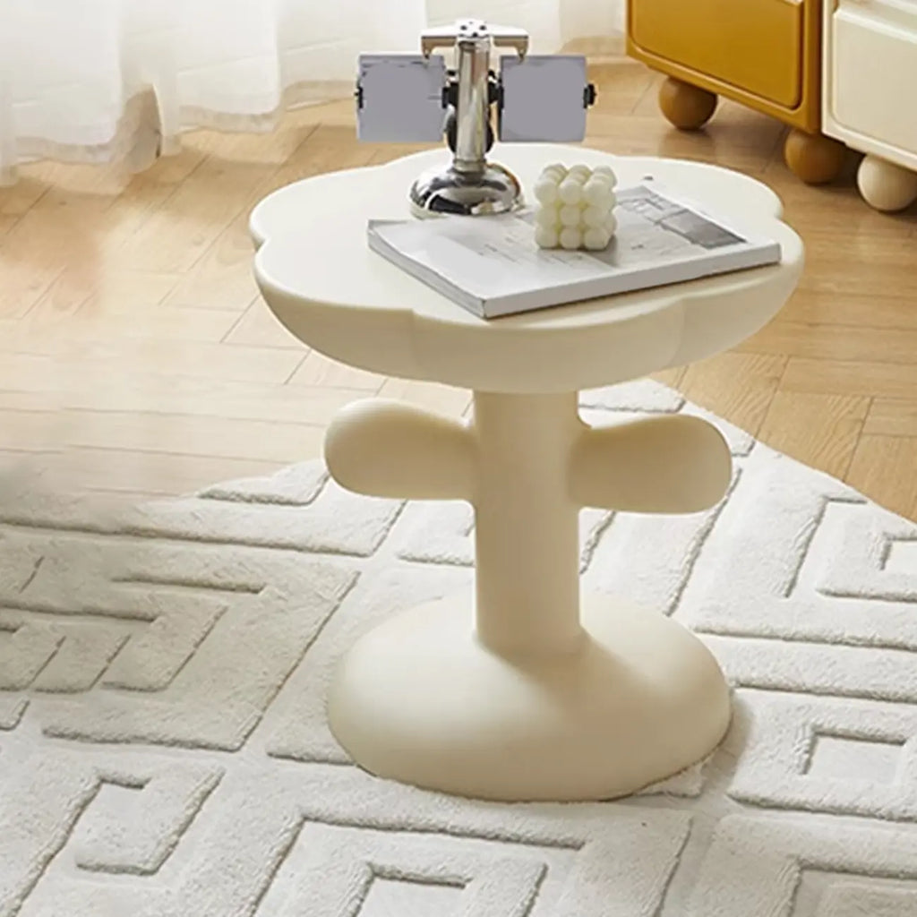 Table d'appoint minimaliste en plastique aux formes libres pour le salon