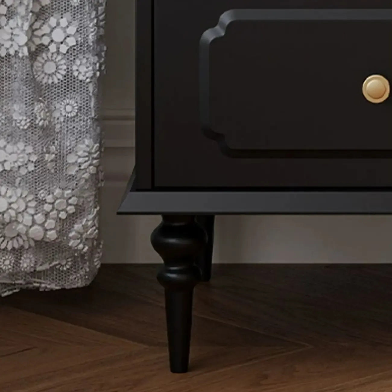 Armoire de rangement classique en bois noir côtelé et verre nervuré