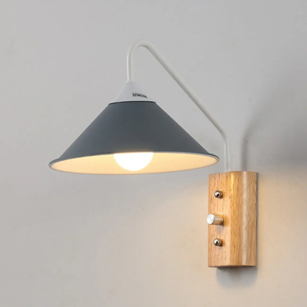 Applique murale moderne en alliage avec abat-jour géométrique pour chambre à coucher