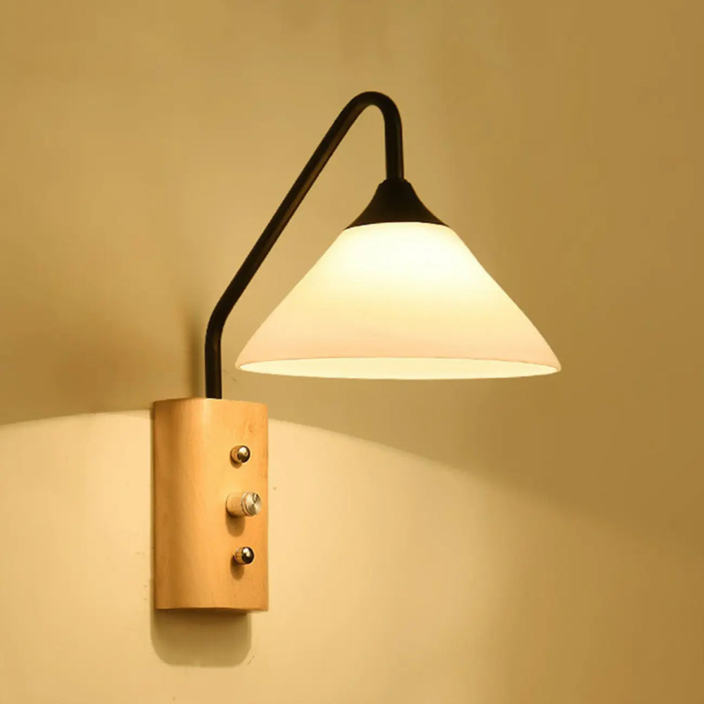 Applique murale moderne en alliage avec abat-jour géométrique pour chambre à coucher